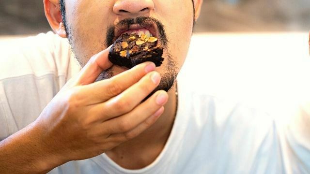 Cene hrane u svetu - ©Canva konzumiranje hrane