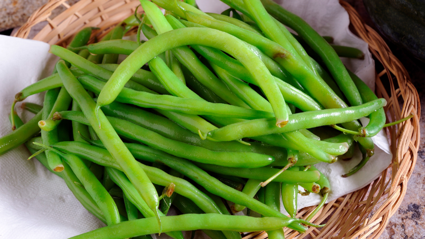 green beans in a basket