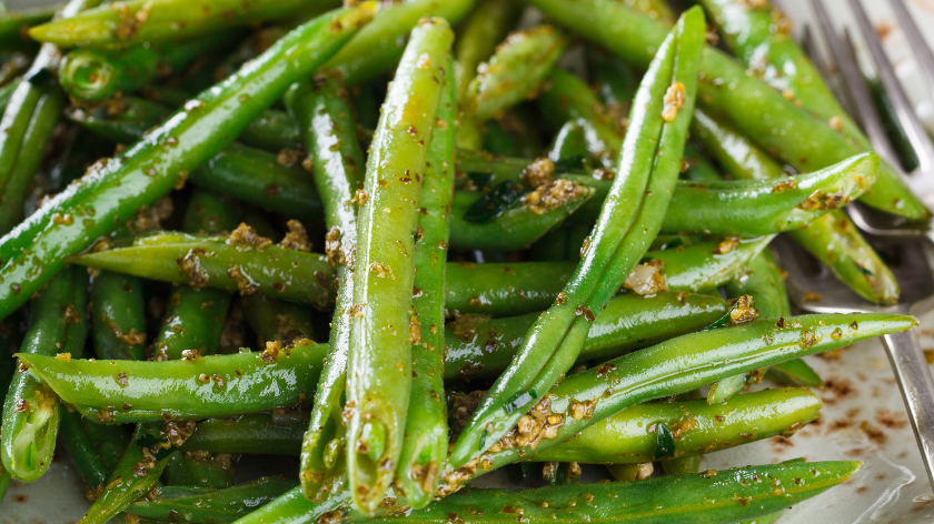 green beans cooked on a plate