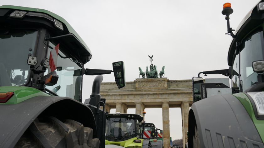 traktori ispred Branderburske kapije