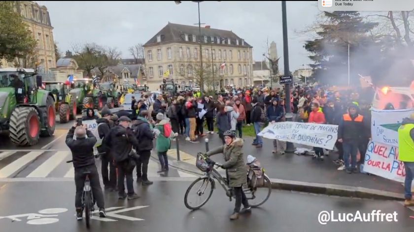 PROTESTI FARMERA eskaliraju: Francuzi brutalno kažnjavaju bio regulative