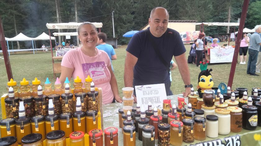 Vladan i Biljana Petronijević © Pčelinjak Petronijević/Dejan Davidović Pčelinjak Petronijević