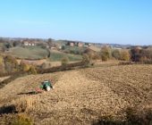 traktor na proplanku