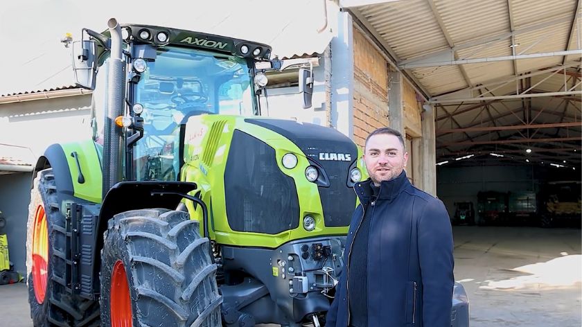 CLAAS Axion 800