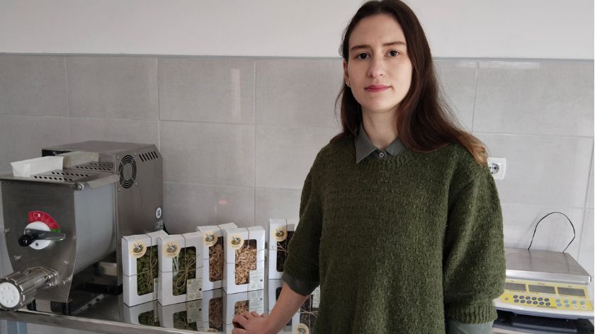 Lastino gnezdo testenina (1)