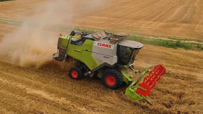 Potrošnja goriva gotovo prepolovljena © AGROmedia/Youtube screenshot CLAAS Evion 430 (1)