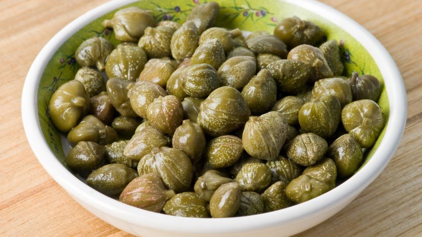 Kapar, delikates mediteranske kuhinje © Canva Kapar